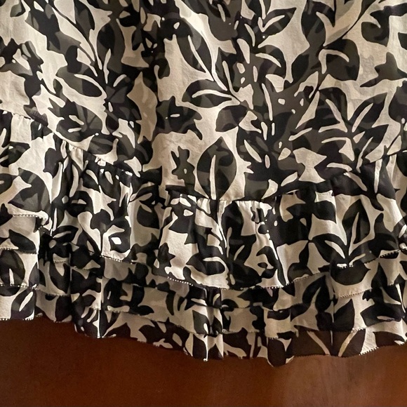 White House Black Market Strapless Dress - Size 4 - Picture 2 of 7